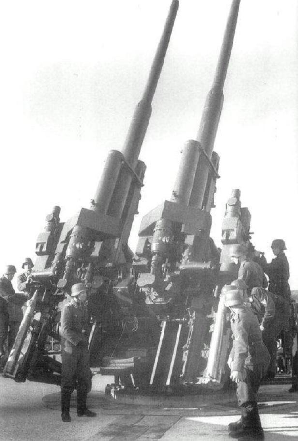 128mm-ww2-german-128mm-zwilling-flak-40-a-a-gun