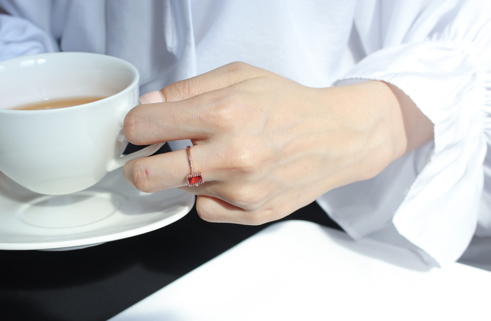 <b><p>Cherry ring A taste snip Uque Twenties wom</p></b><b><p>さくらんぼ リング お好み狙撃 ユニークな 20代の女性 結婚式 春 外出 女神</p></b><br /><br /><p align='center'>